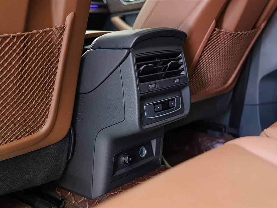 Audi Q7 2023 — Фото 17/20