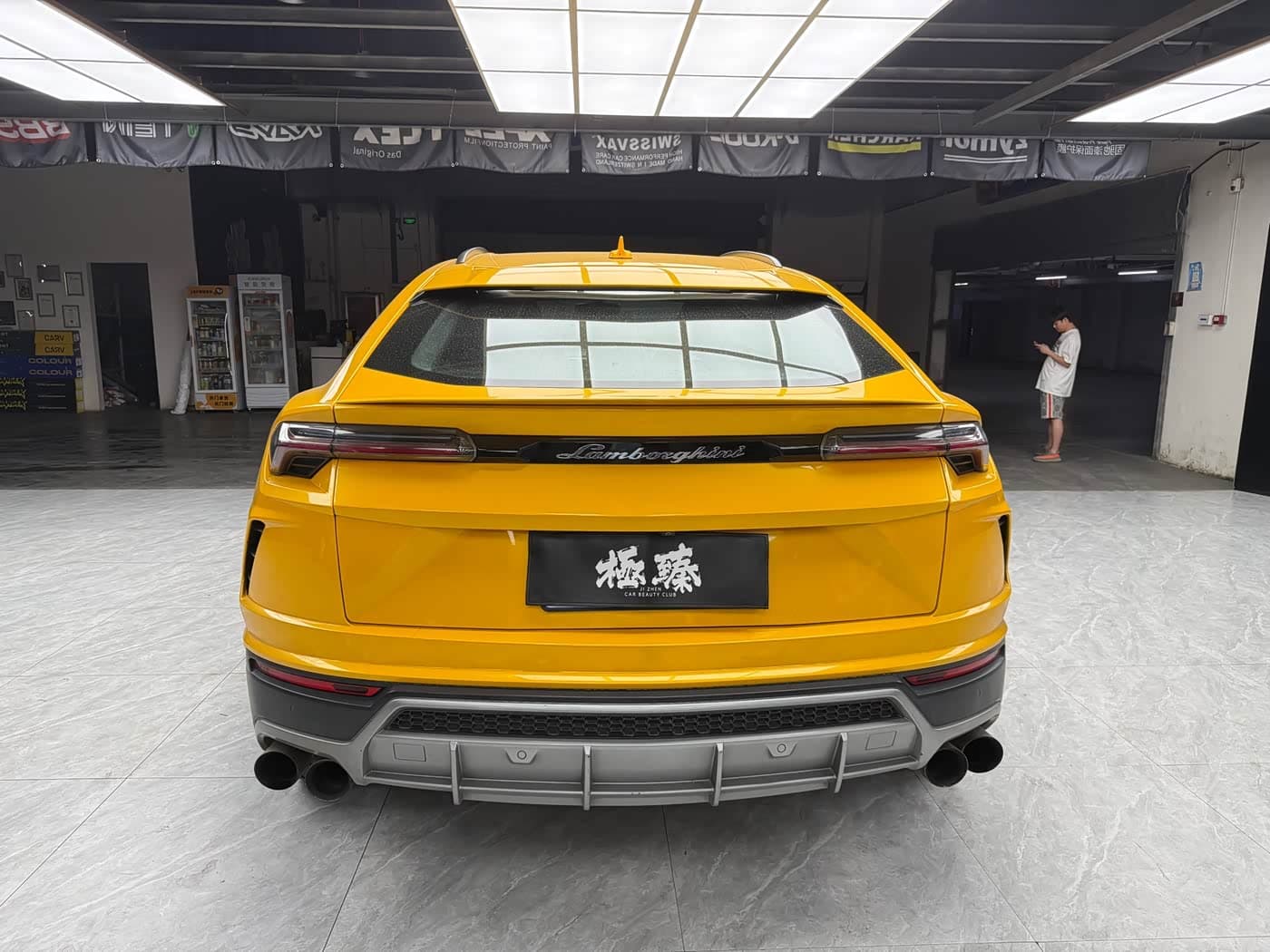 Lamborghini Urus 2019 — Фото 6/13