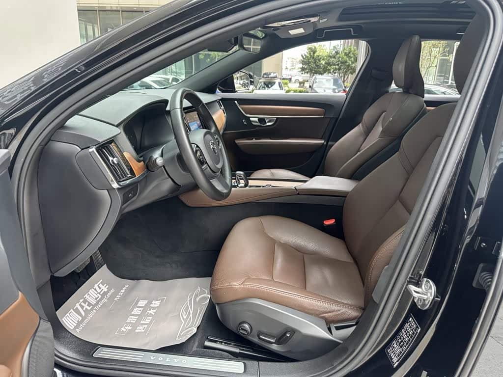 Volvo S90 2023 — Фото 11/14