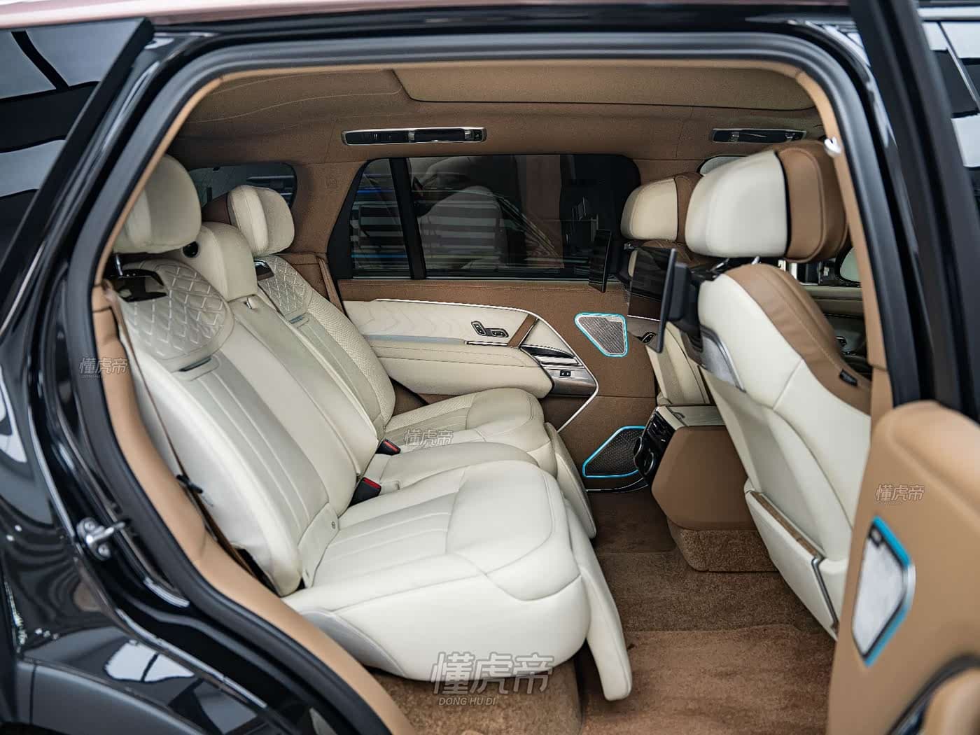 Land Rover Range Rover 2024 — Фото 11/16