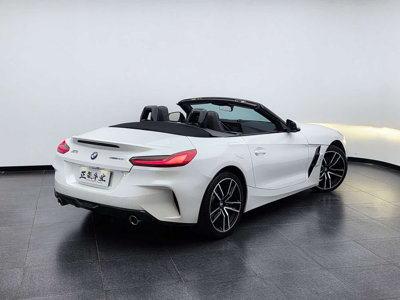 BMW Z4 2019 — Фото 17/20