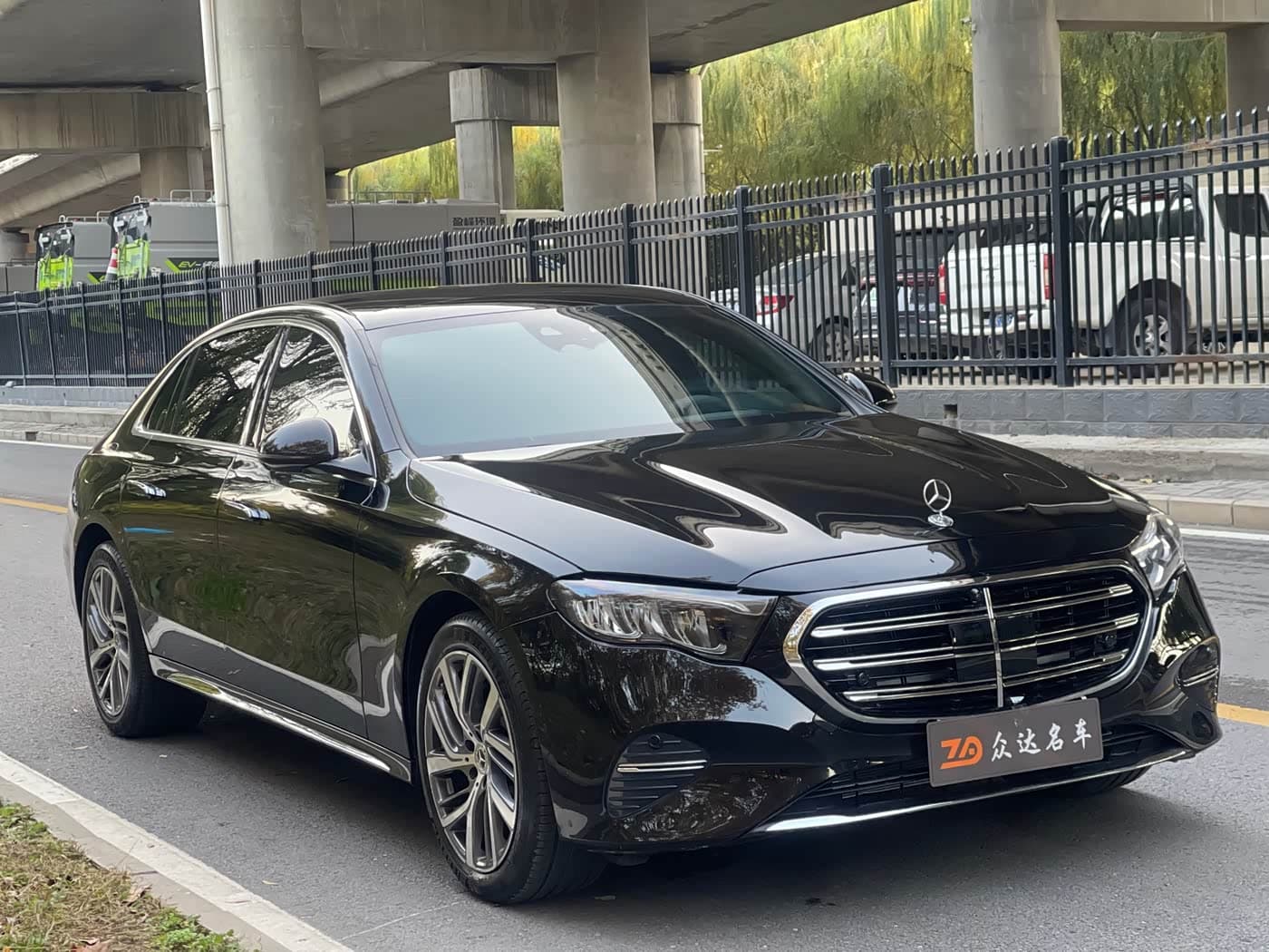 Mercedes-Benz E-Class 2024 — Фото 3/16