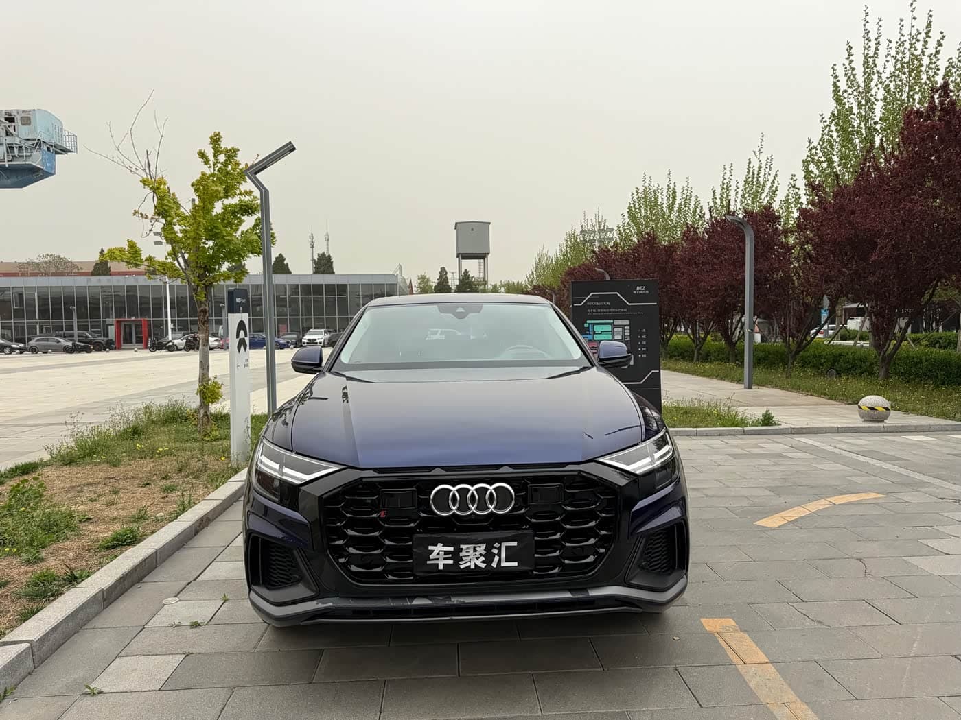 Audi Q8 2020 — Фото 9/15
