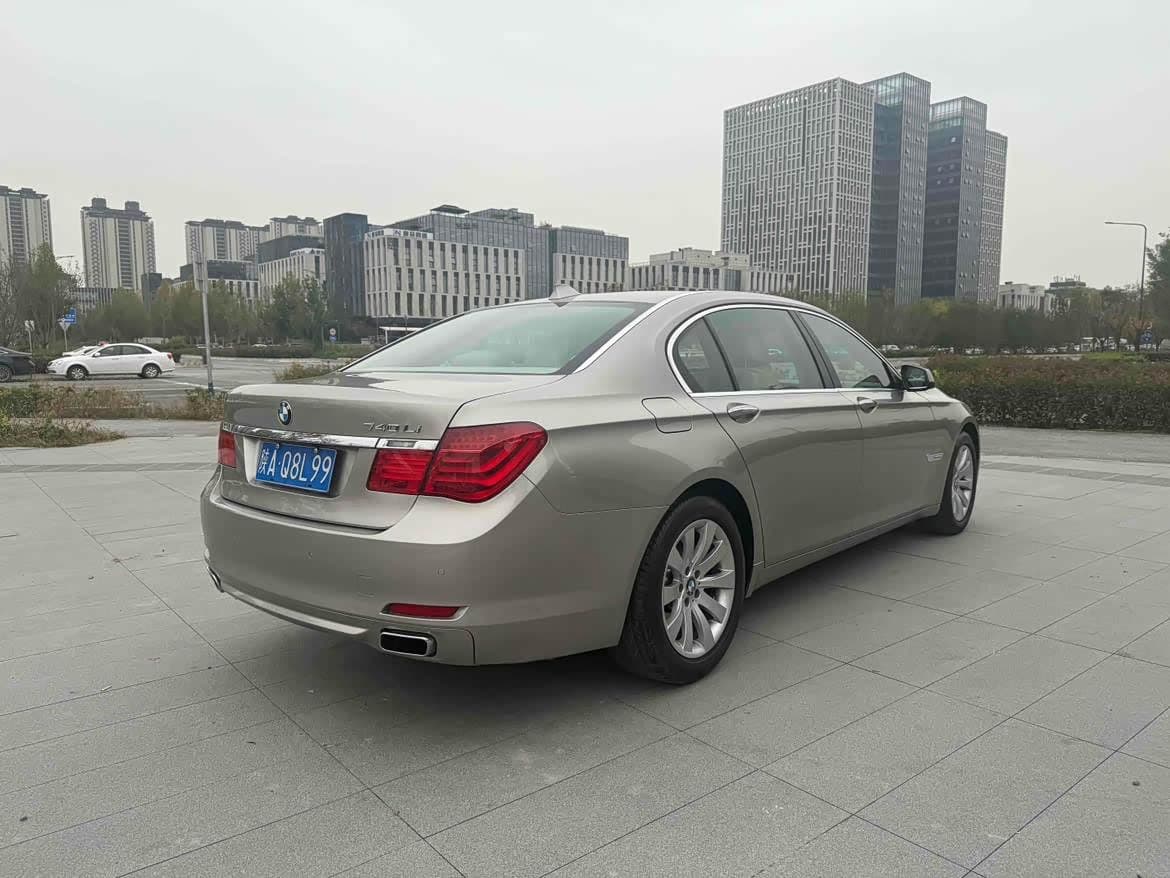 BMW 7 Series 2013 — Фото 14/18