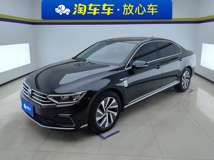 Volkswagen Magotan GTE Plug-in Hybrid 2022 — Фото 1/16