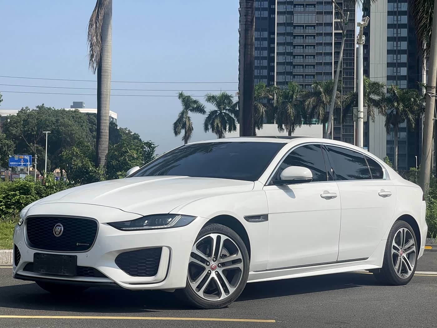 Jaguar XEL 2021 — Фото 1/18