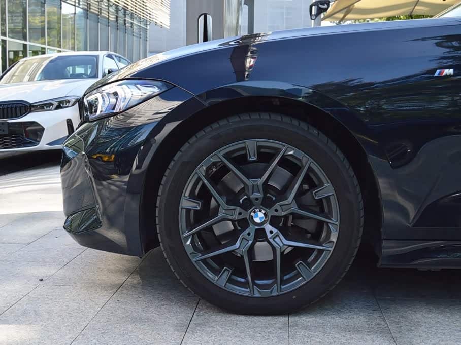 BMW 3 Series 2025 — Фото 14/14