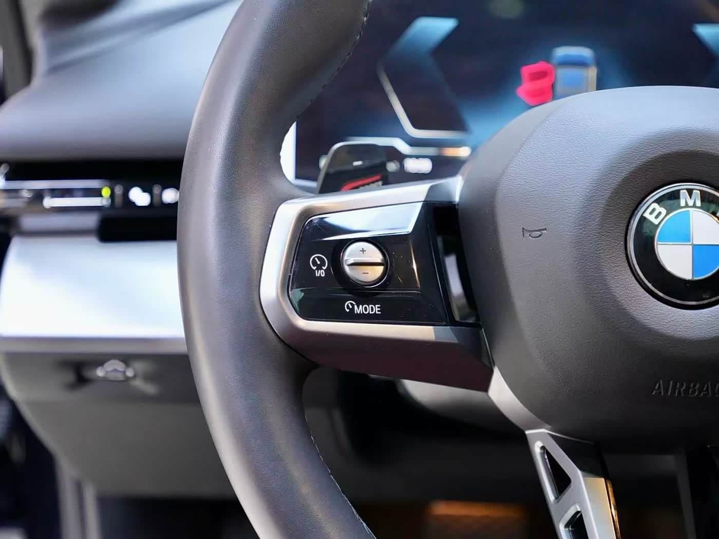BMW 5 Series 2025 — Фото 14/19