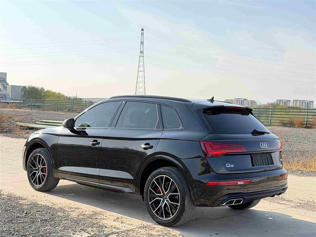 Audi Q5L 2024 — Фото 6/17