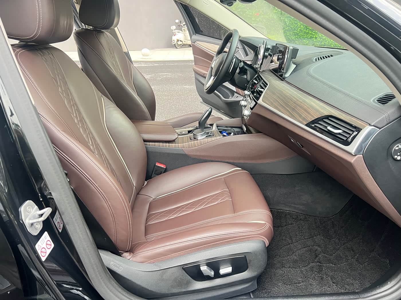 BMW 5 Series 2019 — Фото 15/20