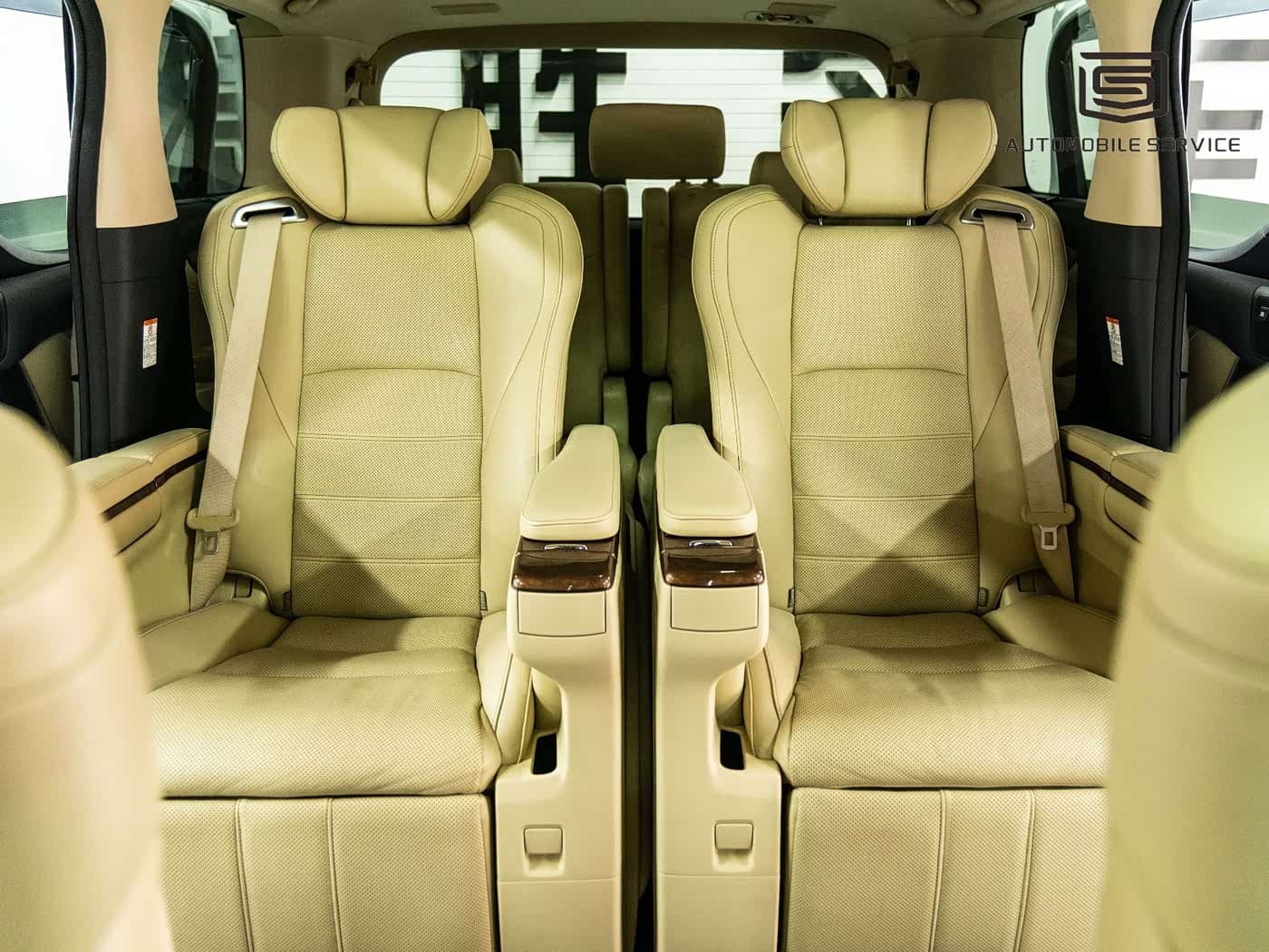 Toyota Alphard 2017 — Фото 10/10