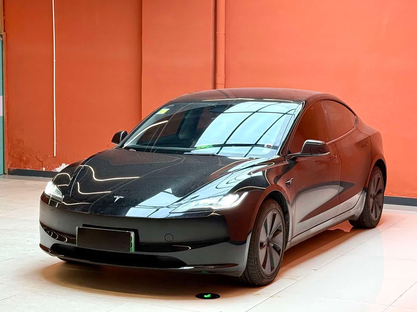 Tesla Model 3 2025 — Фото 1/14
