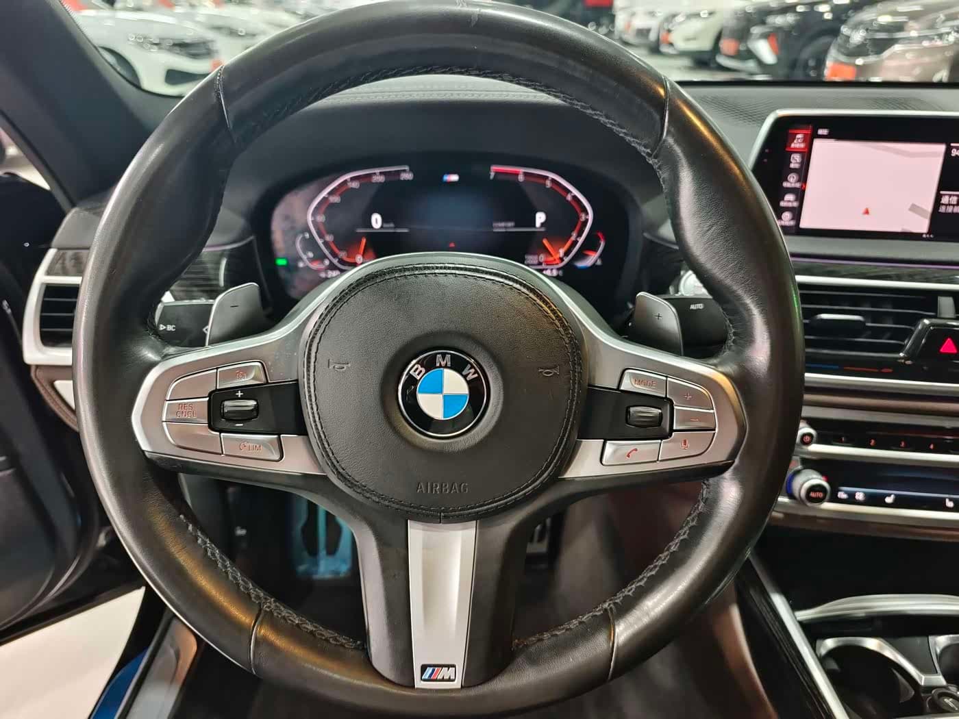 BMW 7 Series 2019 — Фото 10/18