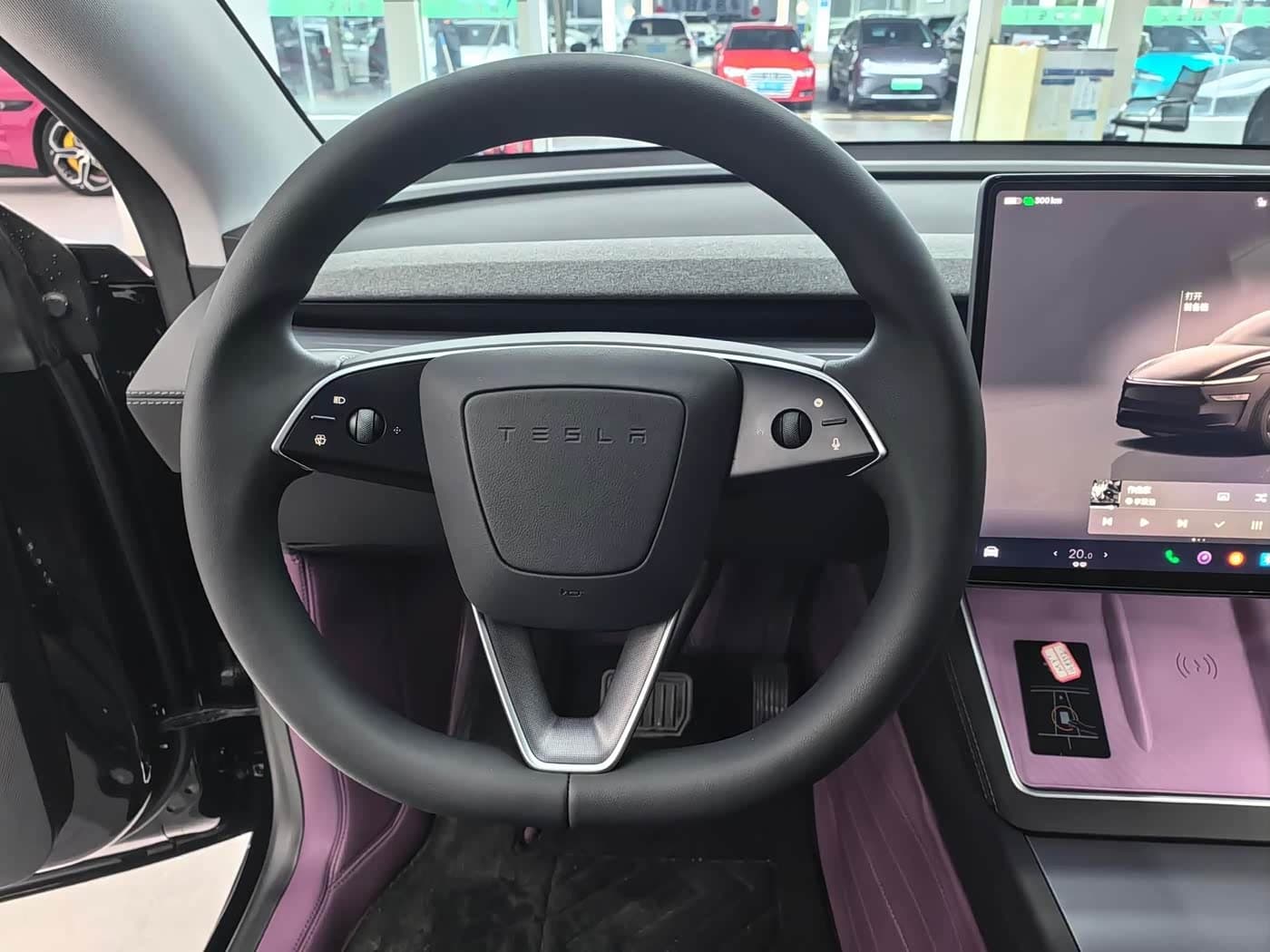 Tesla Model Y 2025 — Фото 4/9