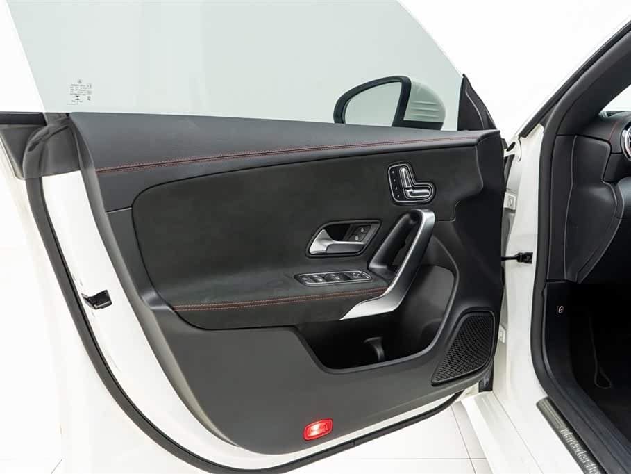 Mercedes-Benz CLA 2022 — Фото 4/20