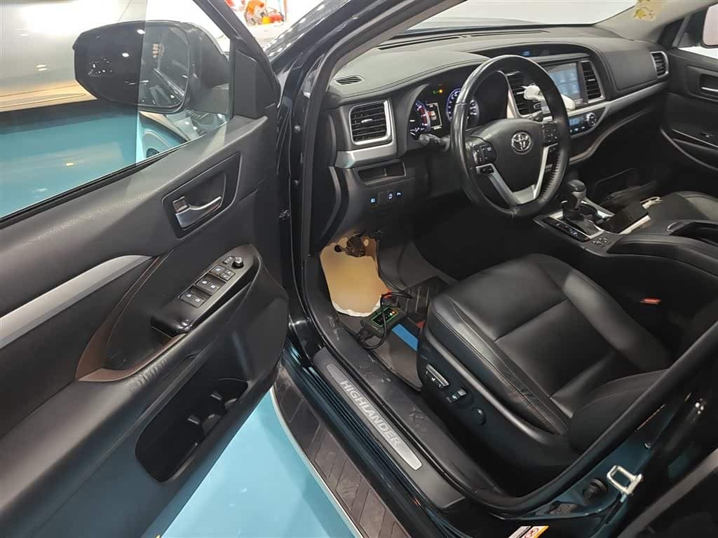 Toyota Highlander 2019 — Фото 16/20
