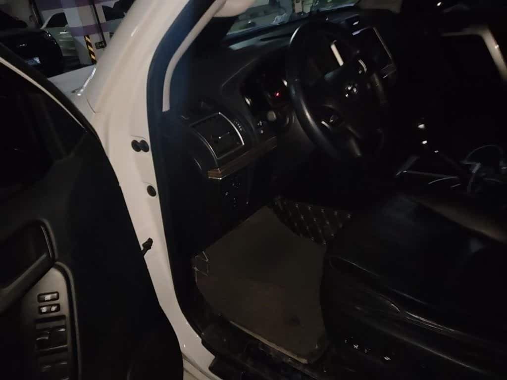 Toyota Prado 2018 — Фото 14/20