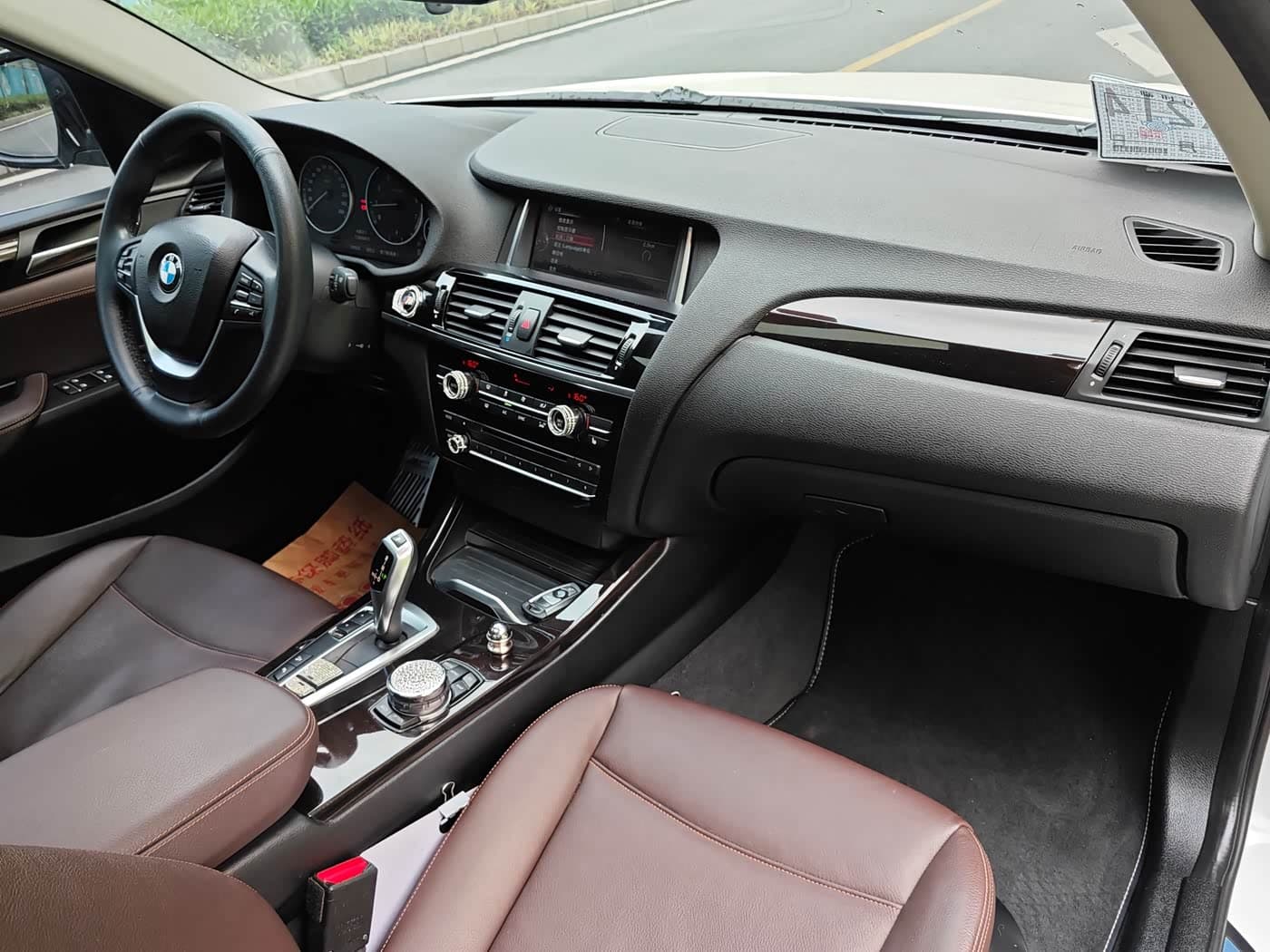 BMW X4 2016 — Фото 11/18