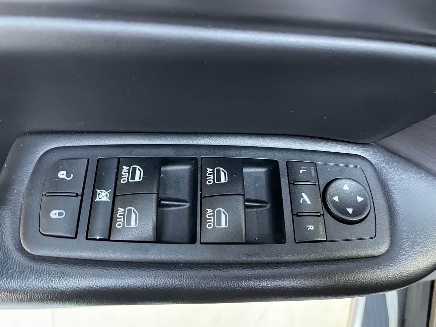 Jeep Grand Commander 2018 — Фото 16/19