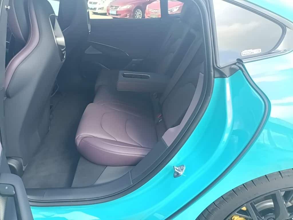 Xiaomi Auto Xiaomi SU7 2025 — Фото 13/20