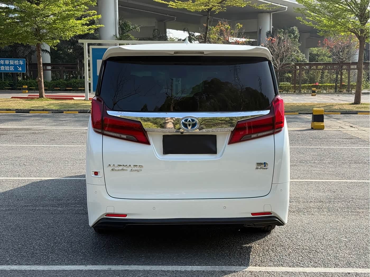 Toyota Alphard 2022 — Фото 20/20