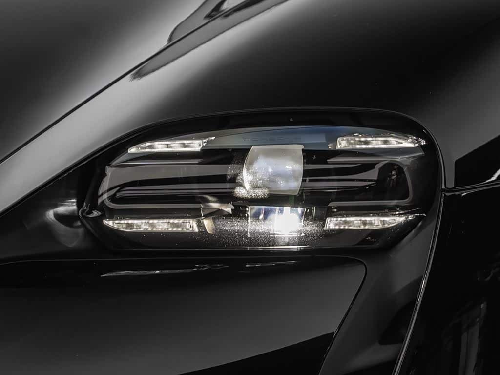 Porsche Taycan 2025 — Фото 8/20
