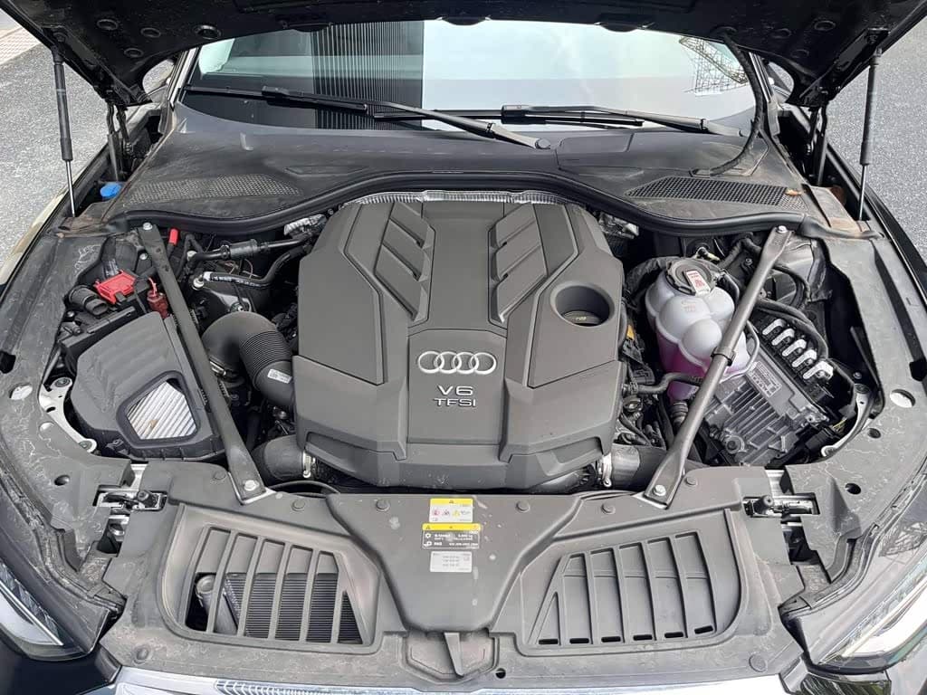 Audi A8 2025 — Фото 14/17