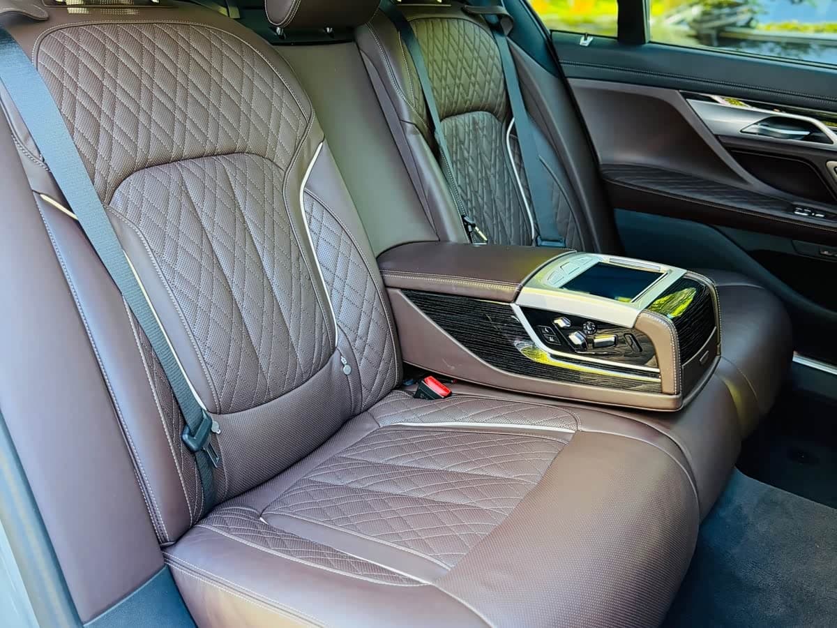 BMW 7 Series 2020 — Фото 7/9