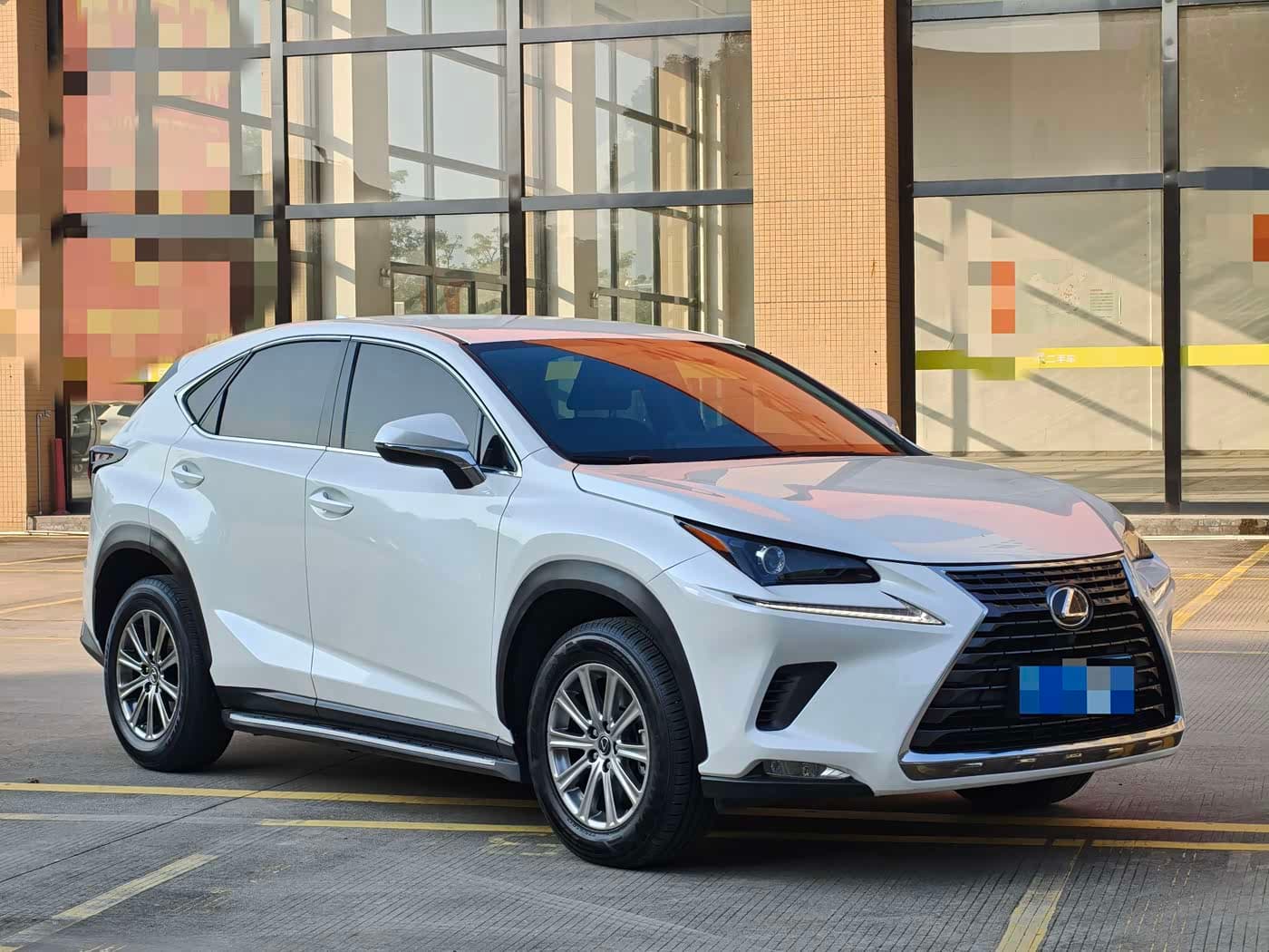Lexus NX 2021 — Фото 3/17