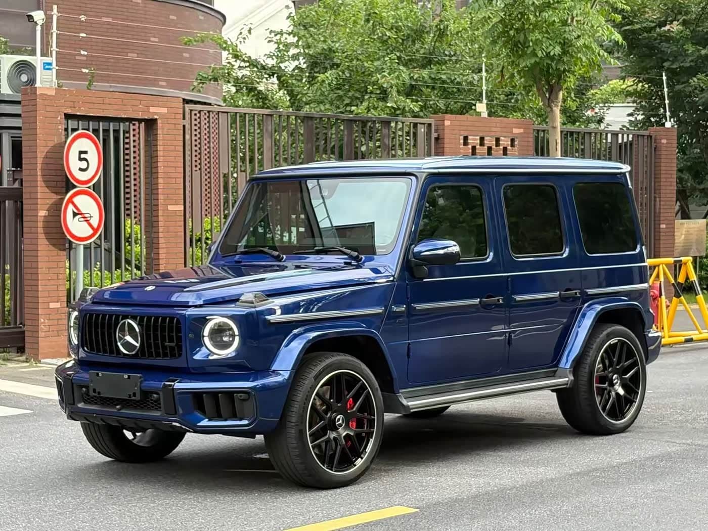 Mercedes-Benz G-Class 2022 — Фото 1/20