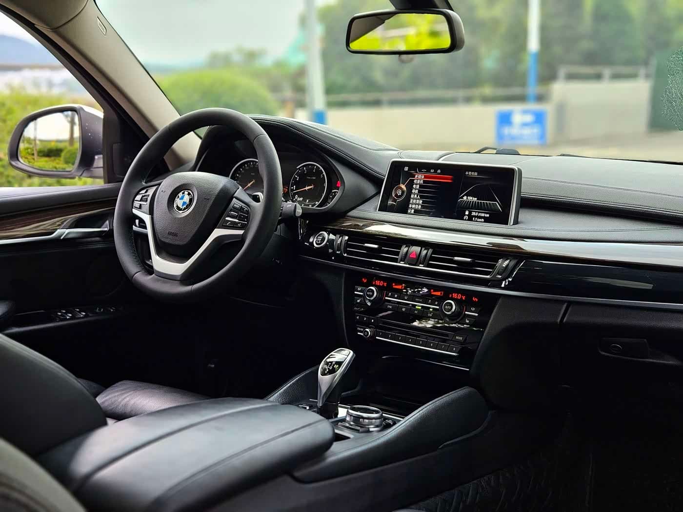 BMW X6 2015 — Фото 17/20