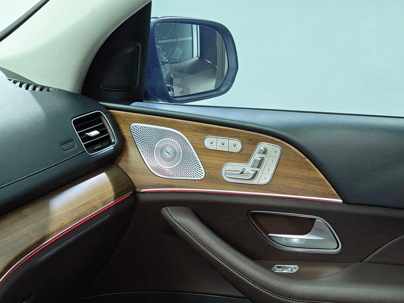 Mercedes-Benz GLS 2021 — Фото 7/13