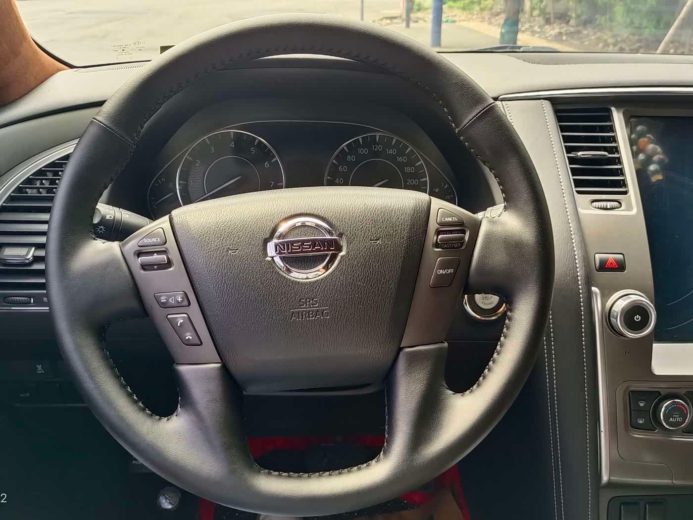 Nissan Patrol 2019 — Фото 14/17
