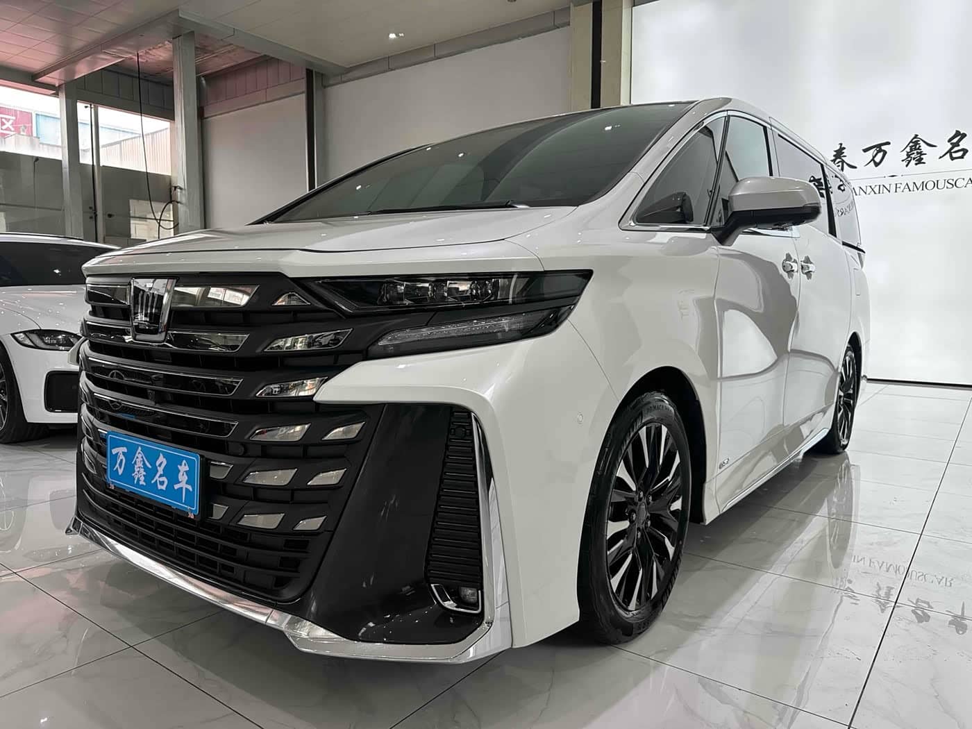 Toyota Vellfire, 2024
