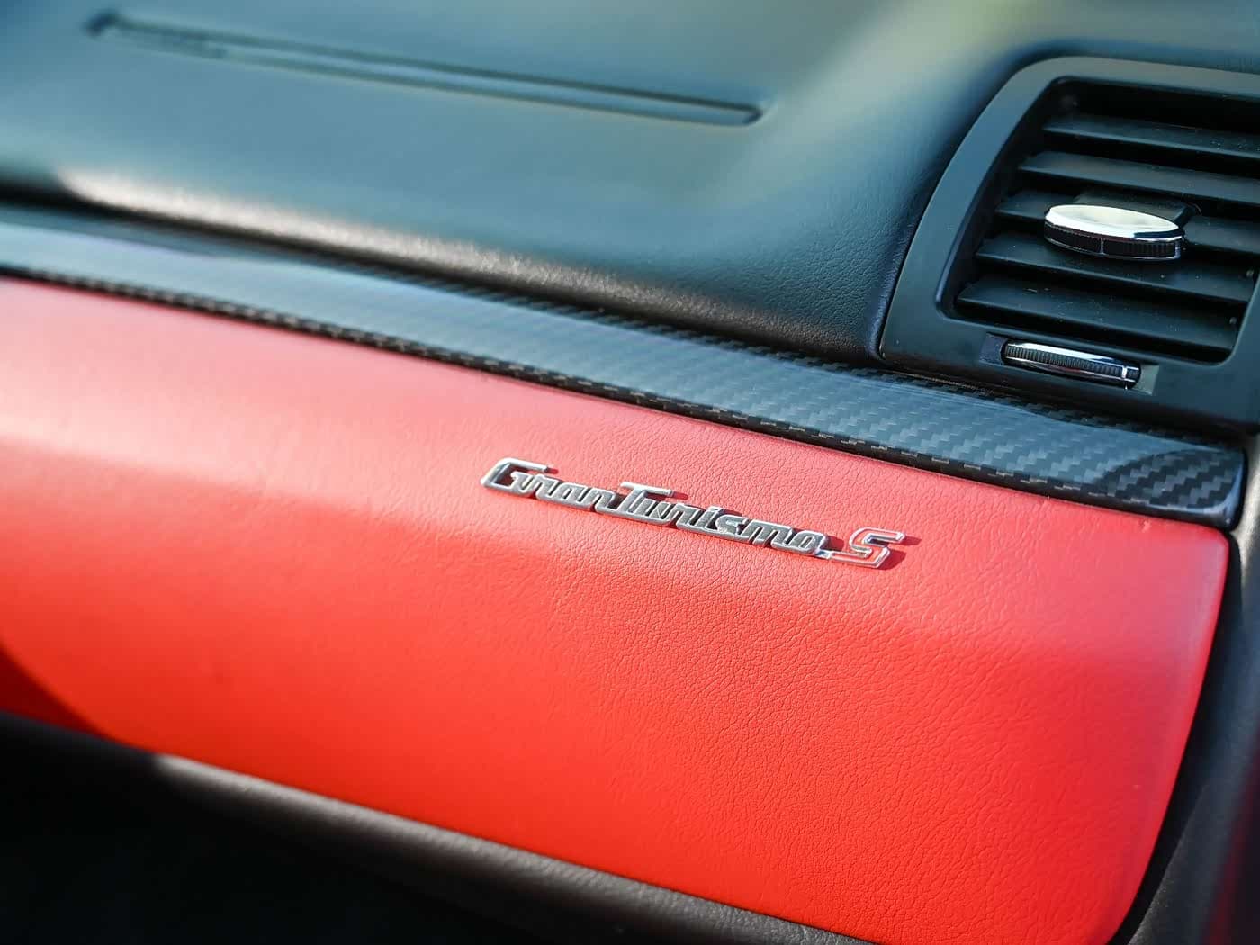Maserati GranTurismo 2011 — Фото 13/14