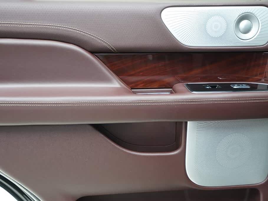 Lincoln Navigator 2022 — Фото 12/18