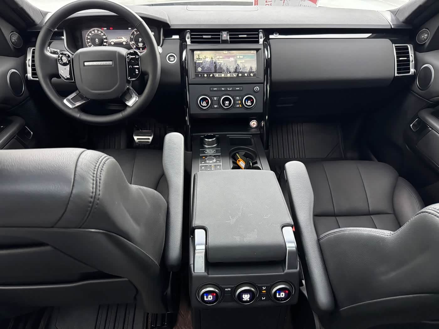 Land Rover Discovery 2020 — Фото 8/19