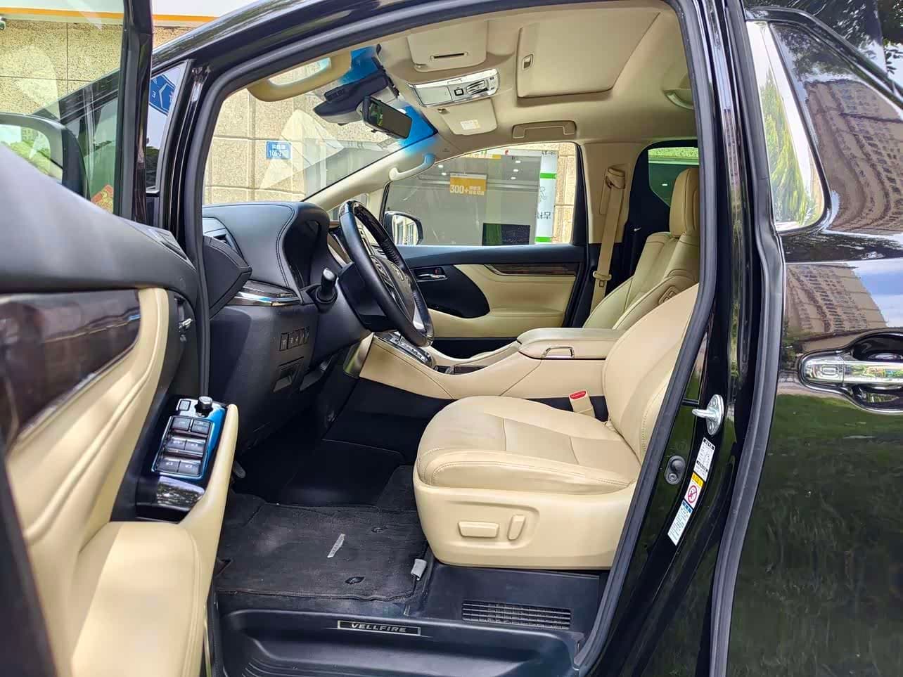 Toyota Vellfire 2019 — Фото 2/17