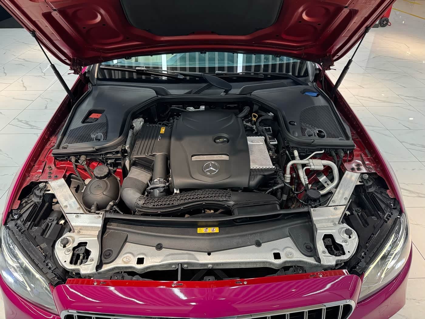 Mercedes-Benz E-Class 2018 — Фото 14/15