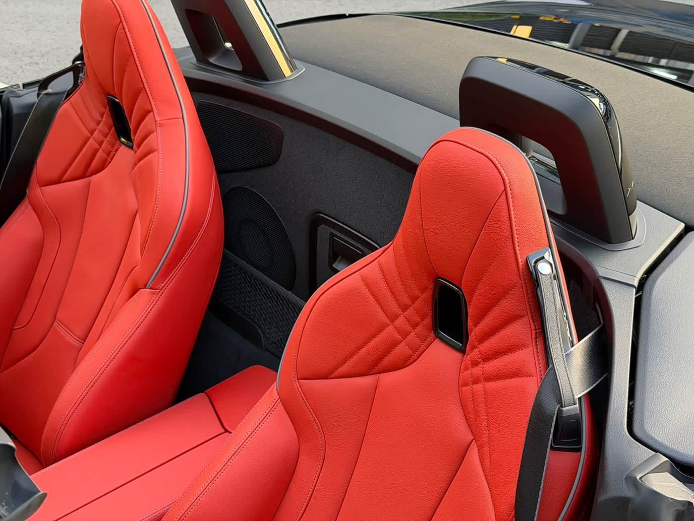 BMW Z4 2025 — Фото 10/12