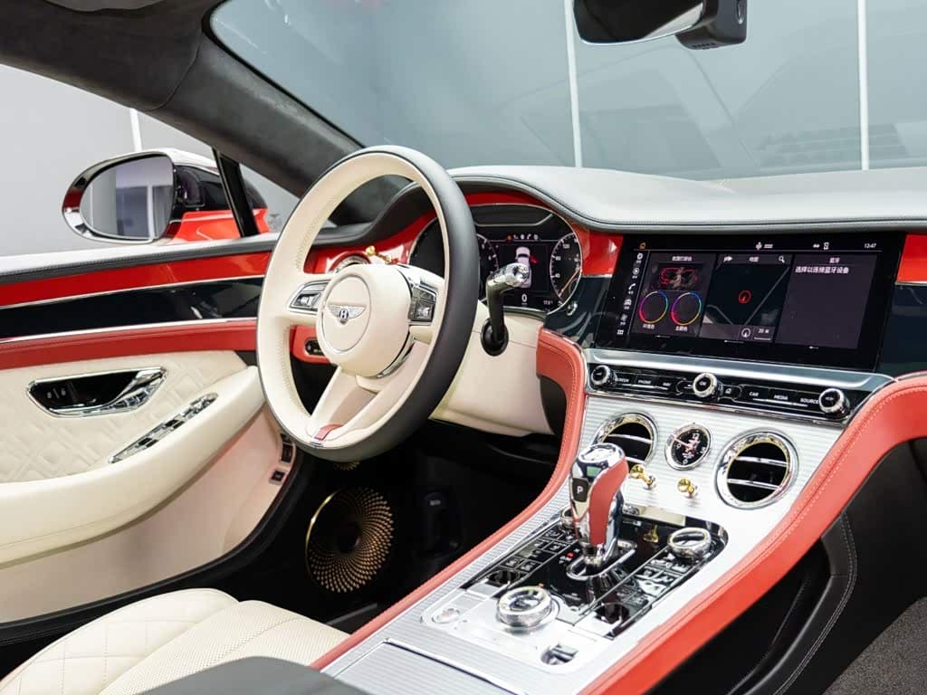 Bentley Continental 2023 — Фото 17/20
