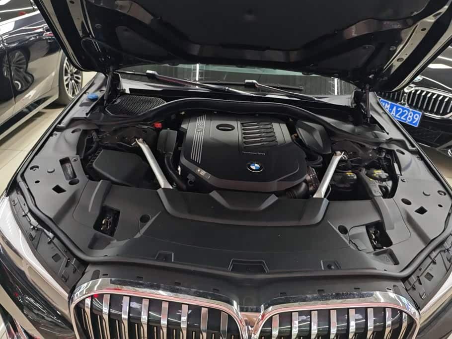 BMW 7 Series 2020 — Фото 10/16