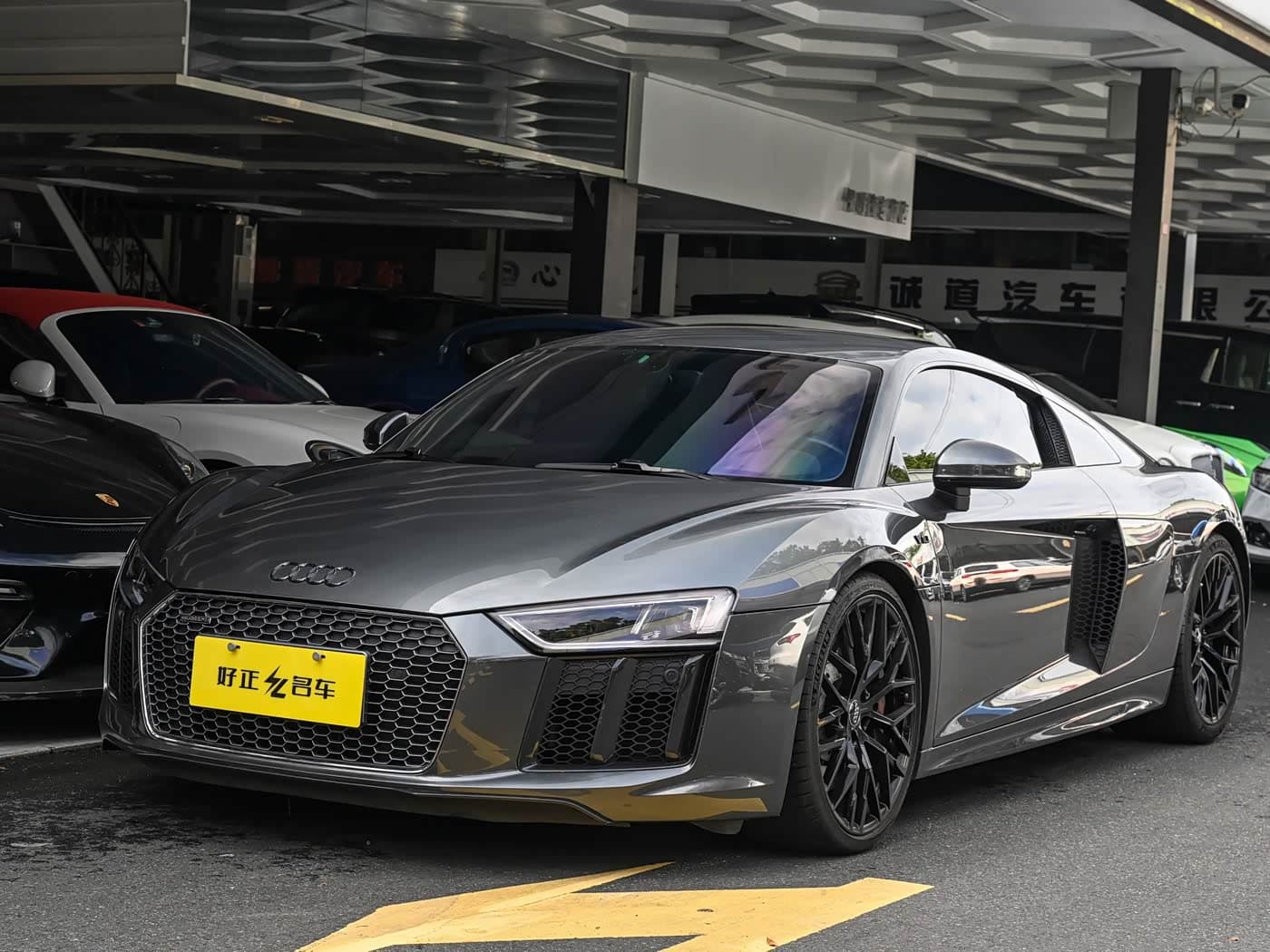 Audi R8 2018 — Фото 1/20