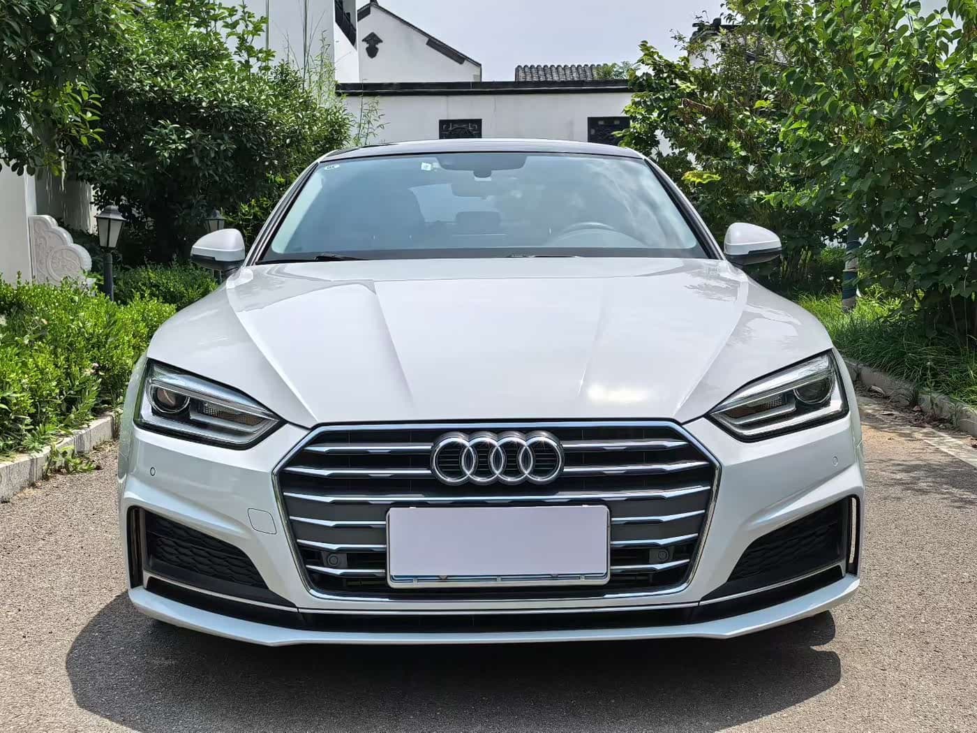 Audi A5 2018 — Фото 1/9