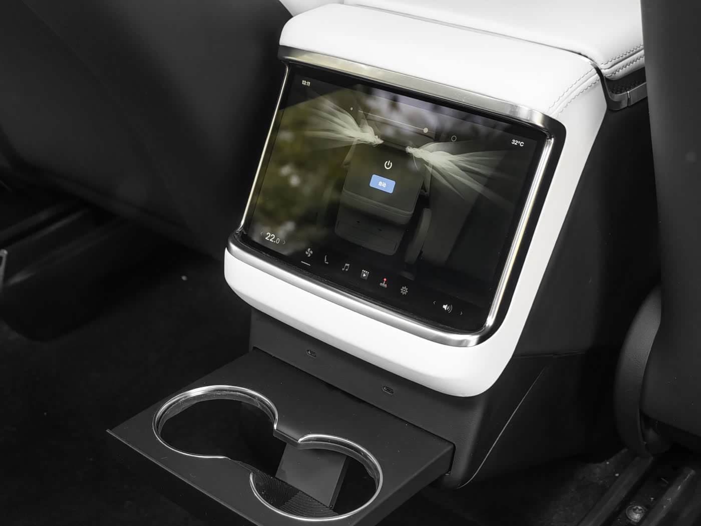 Tesla Model X 2023 — Фото 15/20
