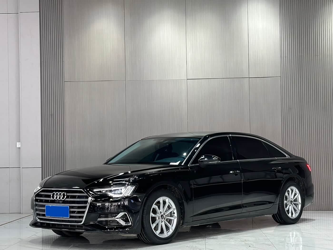 Audi A6L 2023 — Фото 1/11