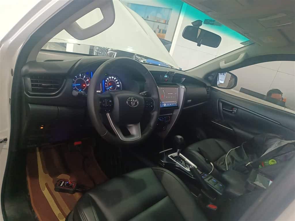 Toyota Fortuner 2019 — Фото 10/20