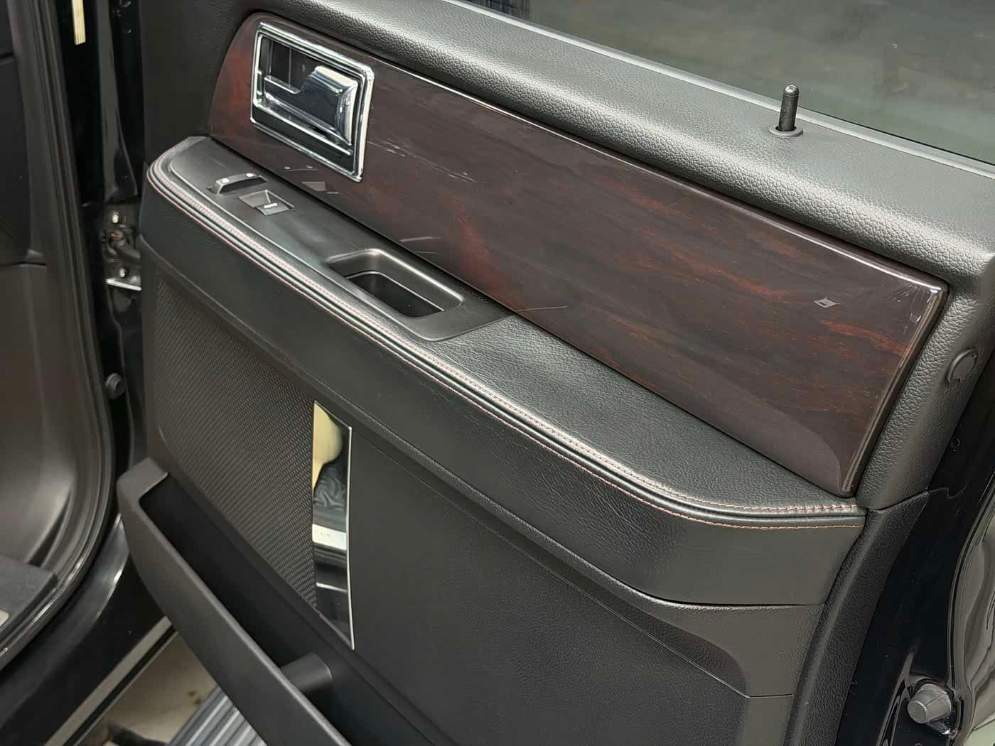 Lincoln Navigator 2017 — Фото 14/20