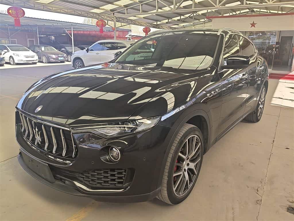 Maserati Levante 2018 — Фото 1/20