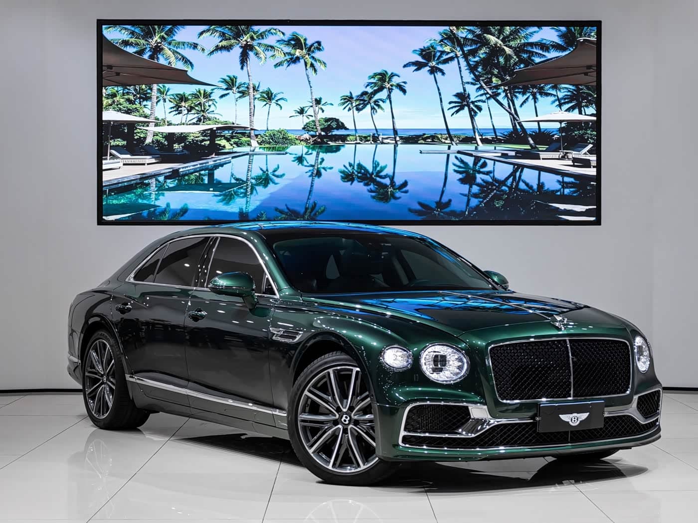 Bentley Flying Spur 2024 — Фото 3/16